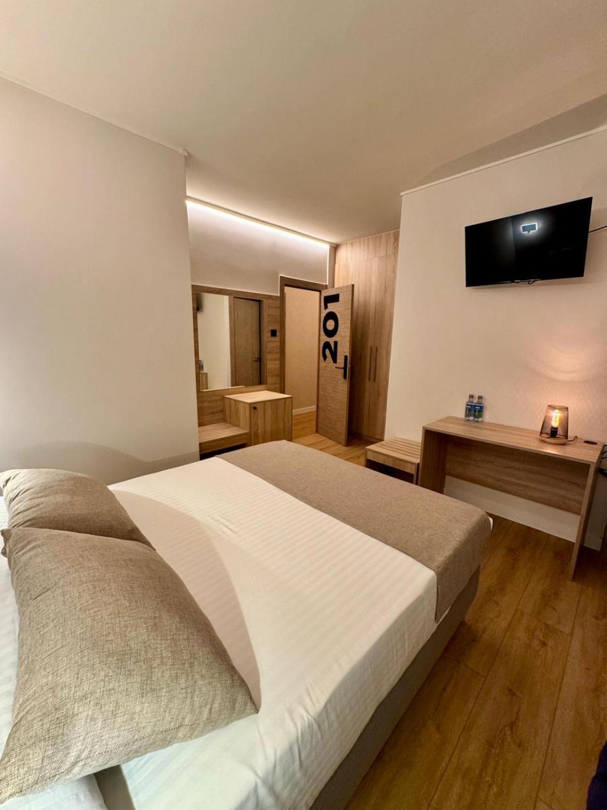 Miramar Suites Sada Eksteriør bilde